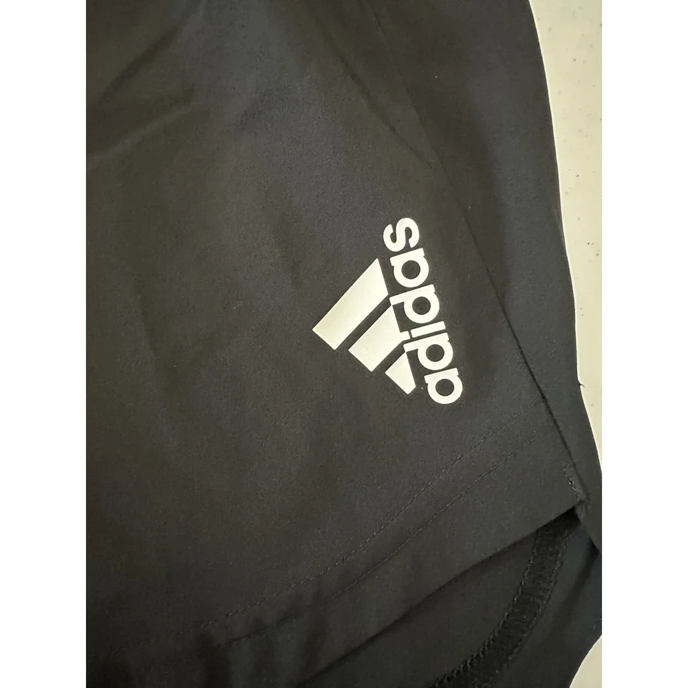 Adidas AEROREADY Men's Black Athletic Training Shorts 9" Inseam Pockets New - Picture 2 of 11